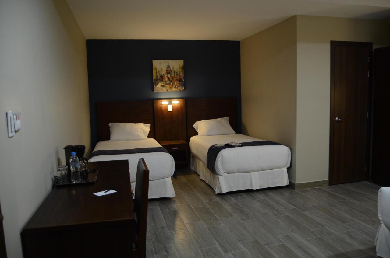 Hotel San Agustin Plaza Latacunga Kültér fotó