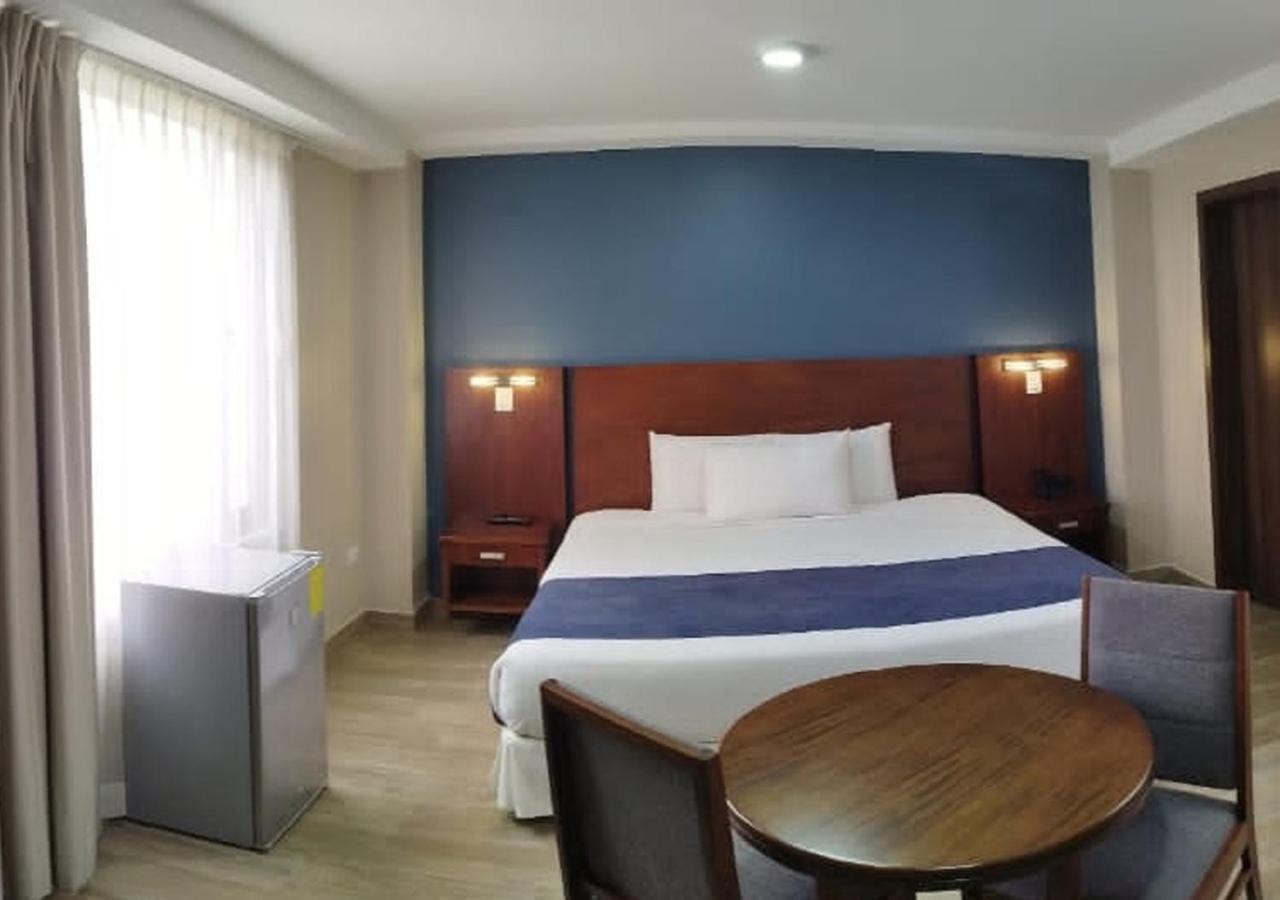 Hotel San Agustin Plaza Latacunga Kültér fotó