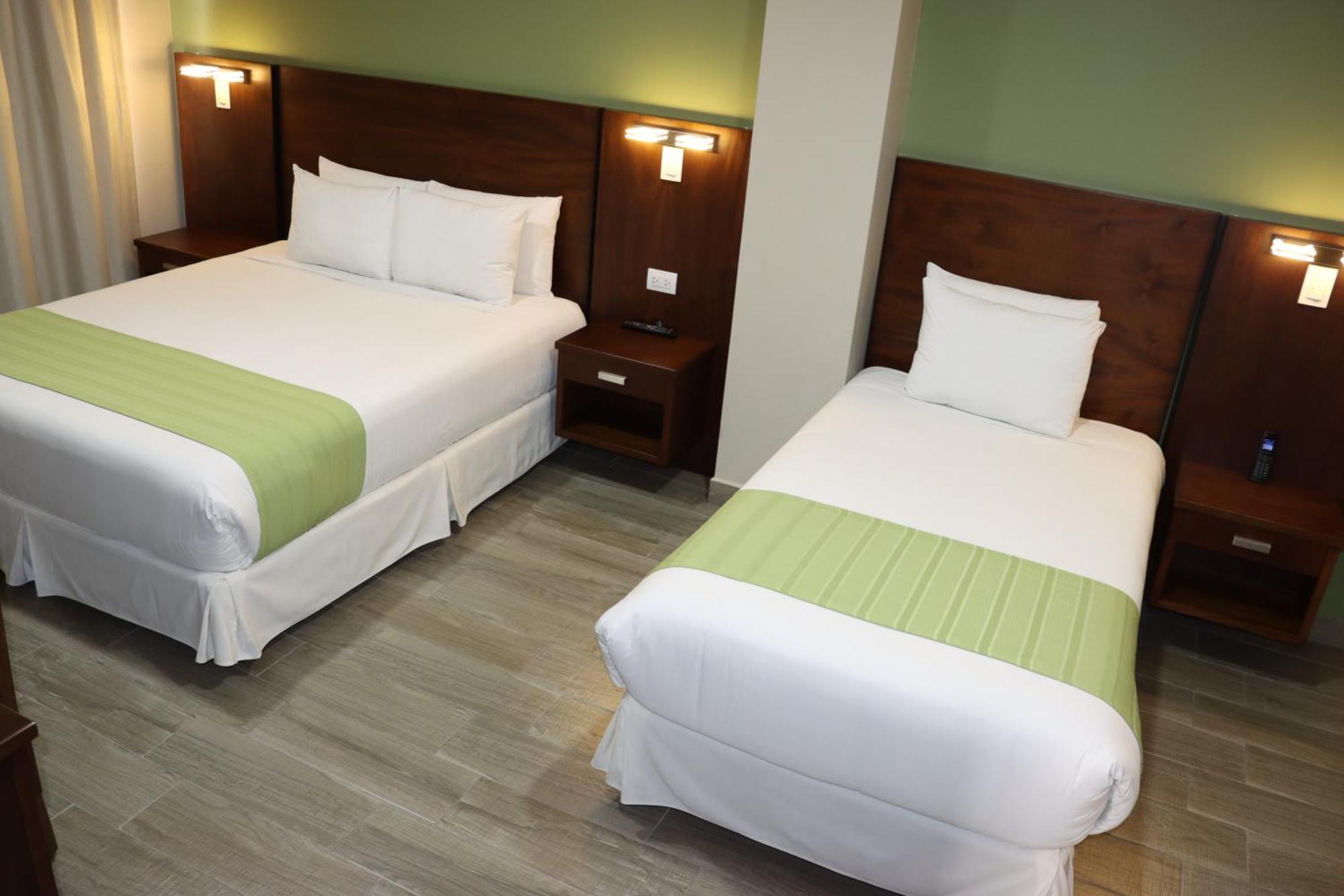 Hotel San Agustin Plaza Latacunga Kültér fotó