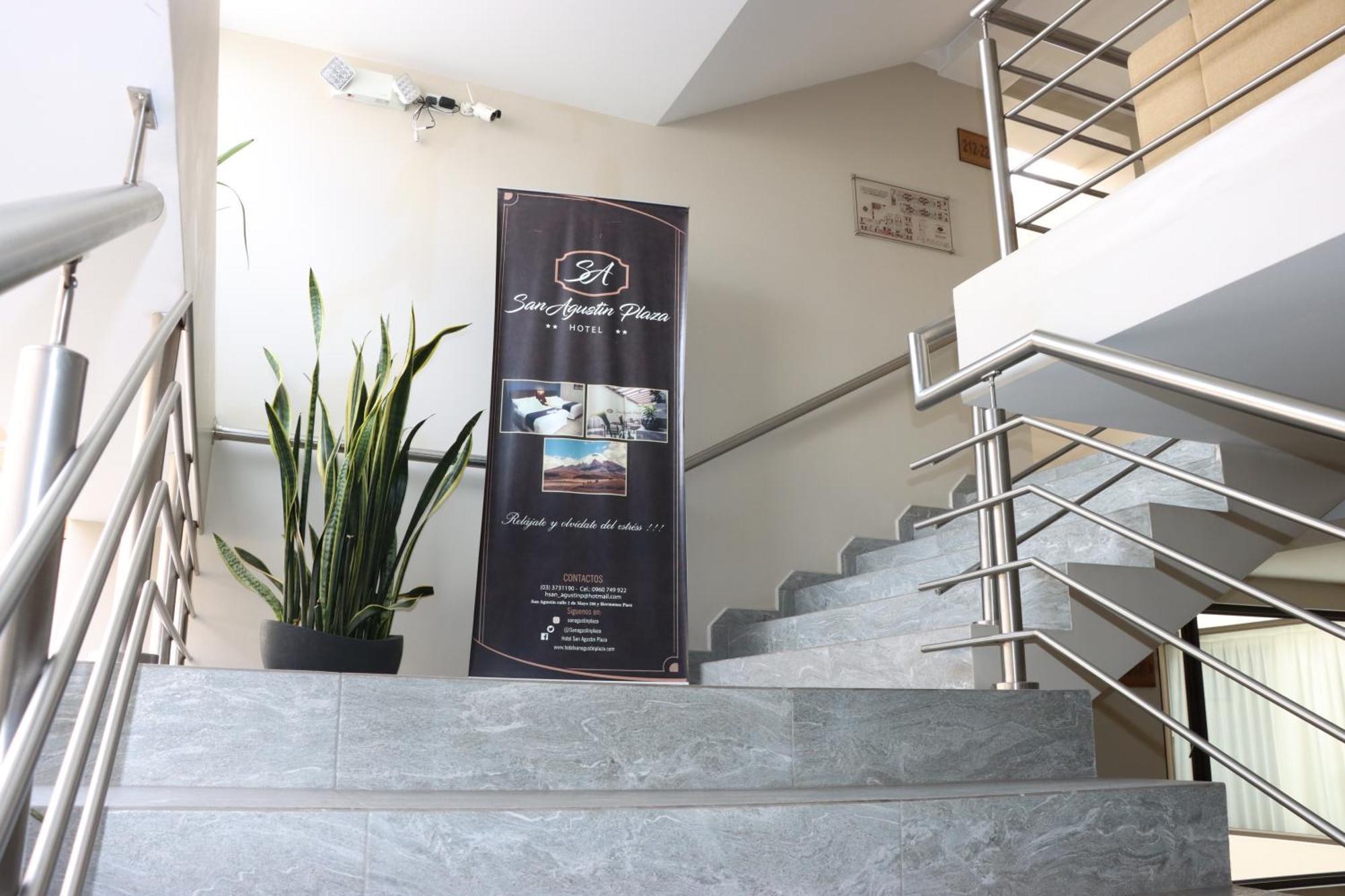 Hotel San Agustin Plaza Latacunga Kültér fotó