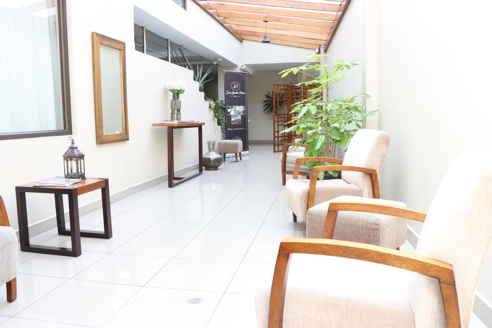 Hotel San Agustin Plaza Latacunga Kültér fotó
