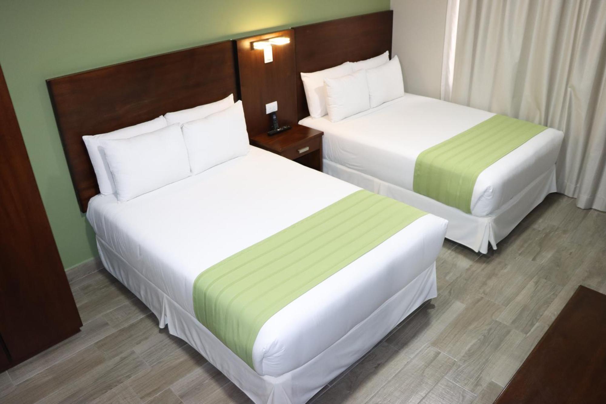 Hotel San Agustin Plaza Latacunga Kültér fotó