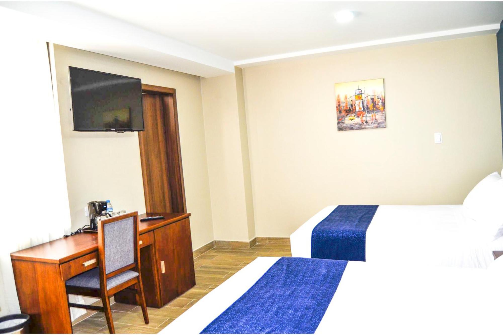 Hotel San Agustin Plaza Latacunga Kültér fotó