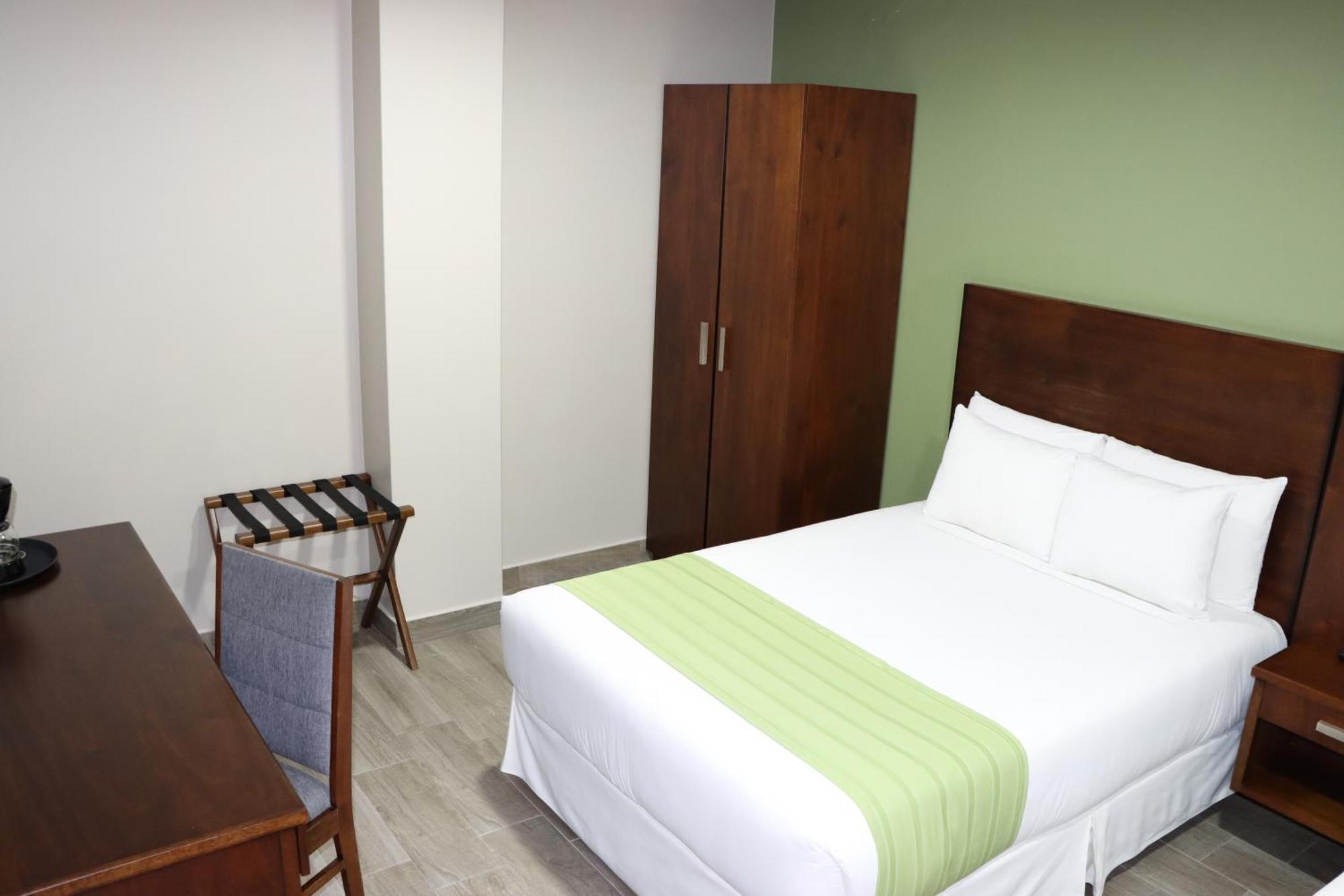 Hotel San Agustin Plaza Latacunga Kültér fotó