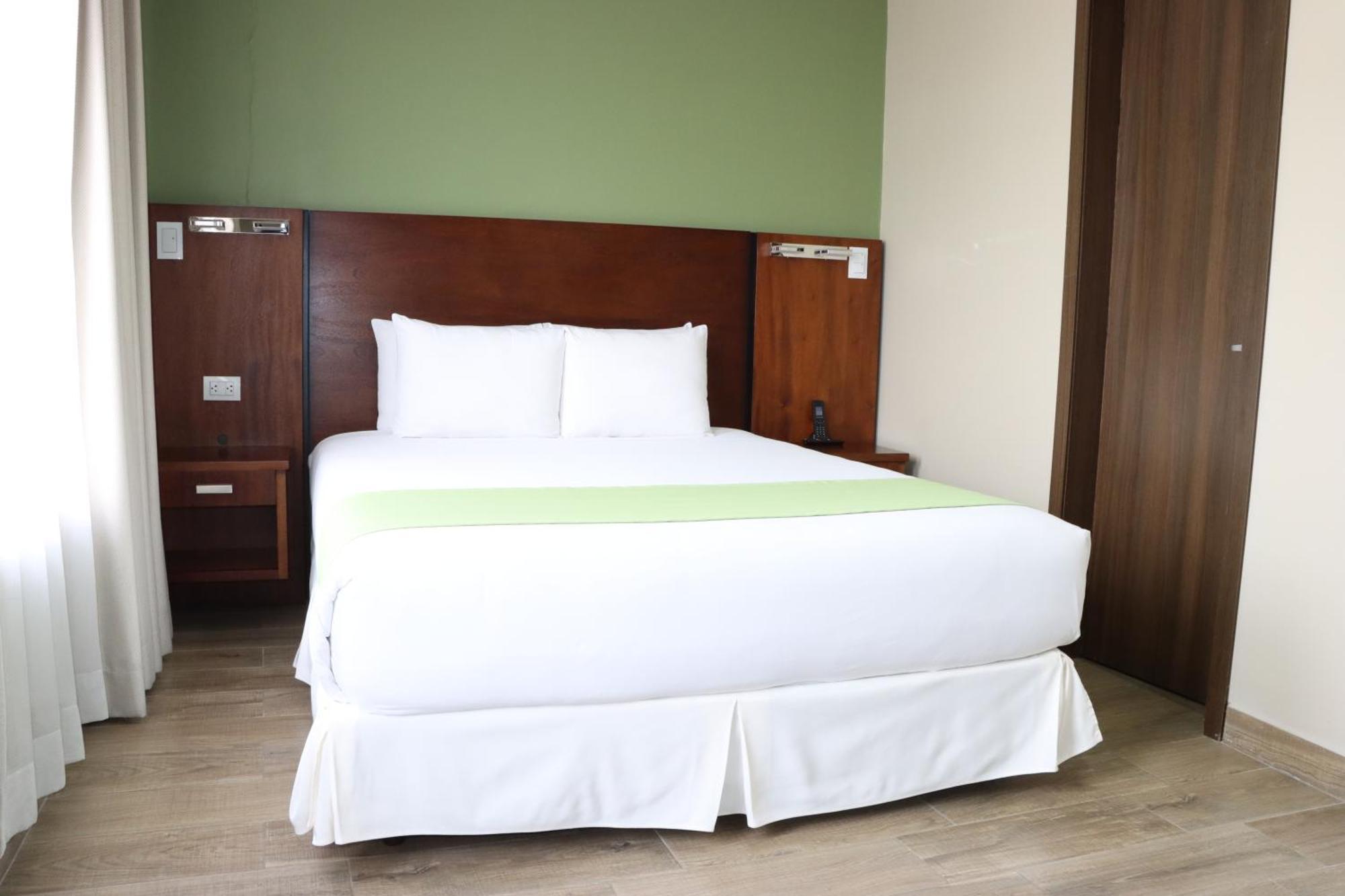 Hotel San Agustin Plaza Latacunga Kültér fotó