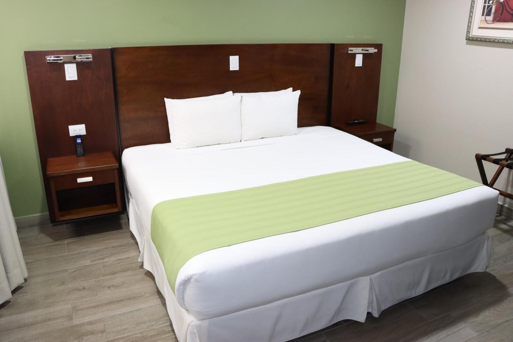 Hotel San Agustin Plaza Latacunga Kültér fotó