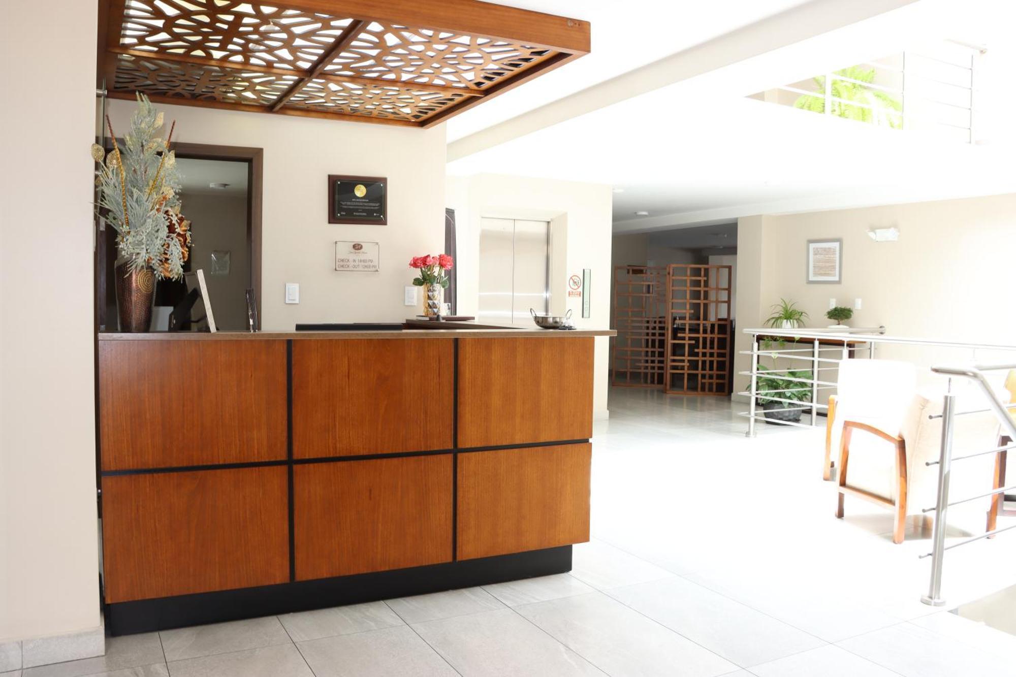 Hotel San Agustin Plaza Latacunga Kültér fotó