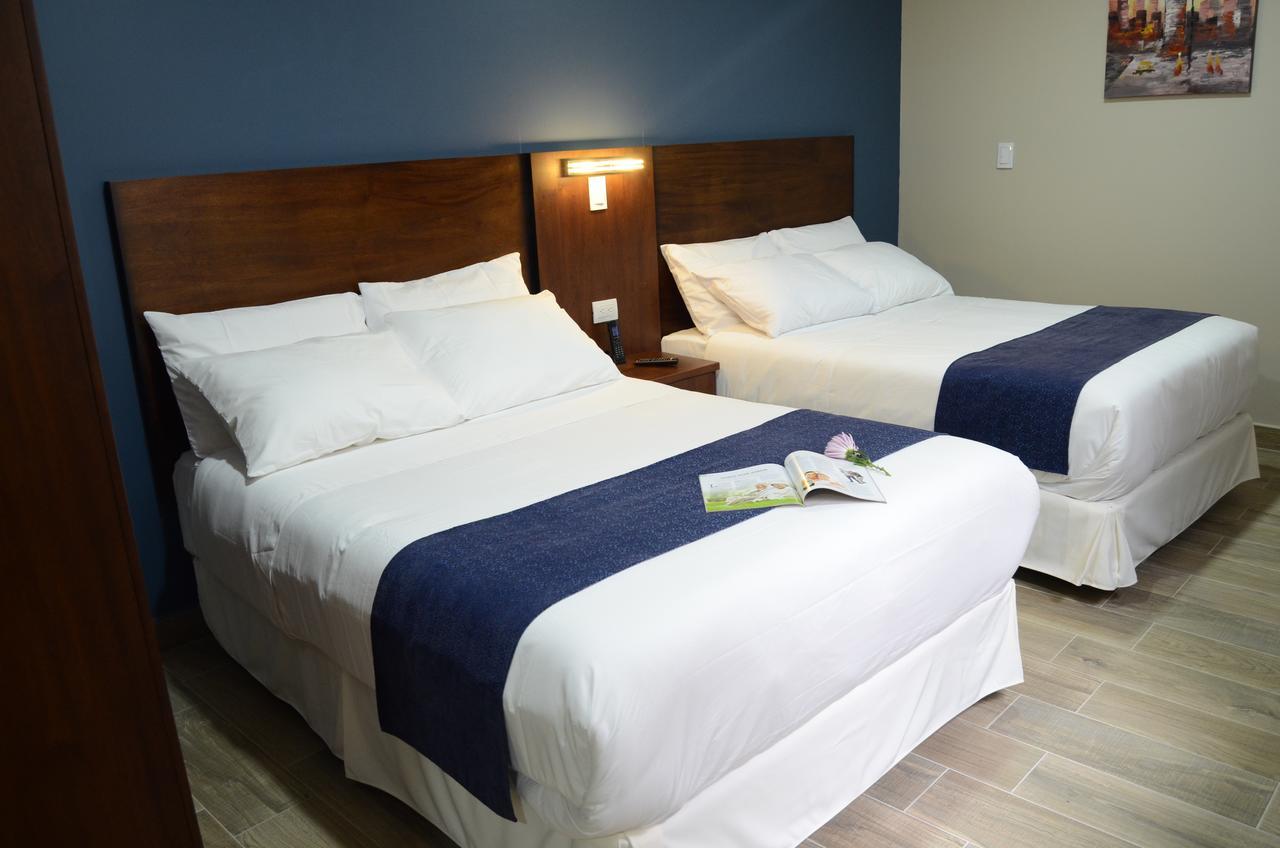 Hotel San Agustin Plaza Latacunga Kültér fotó