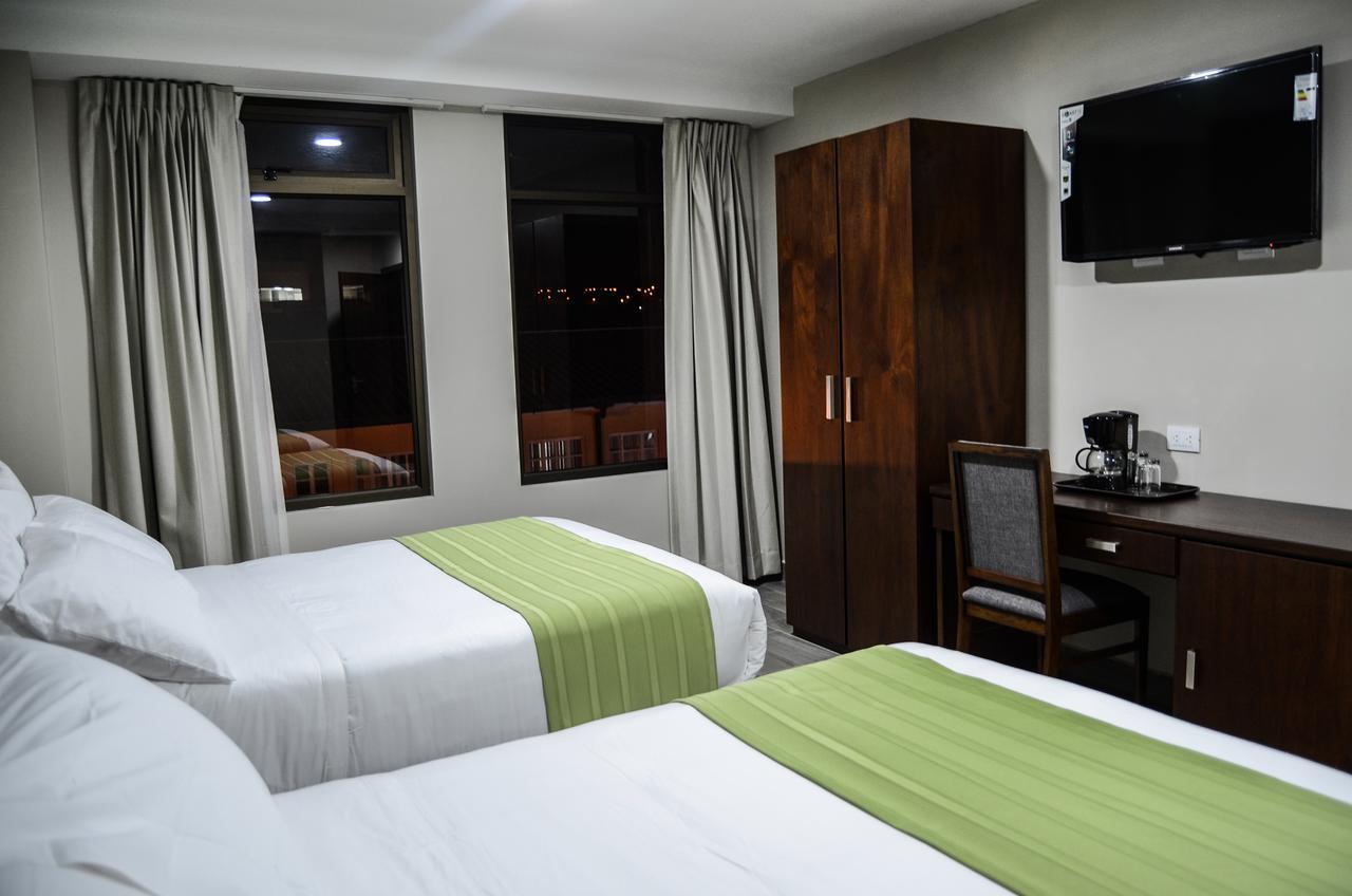 Hotel San Agustin Plaza Latacunga Kültér fotó